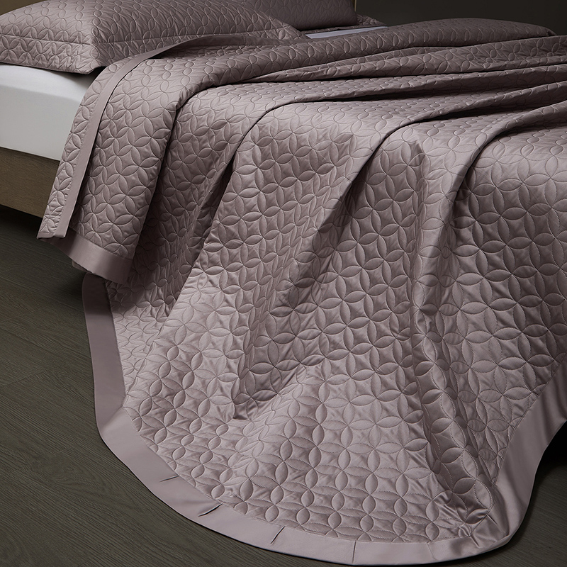 طقم غطاء سرير مبطن من القطن ال - مراجعة Home Textiles Premium وسعره